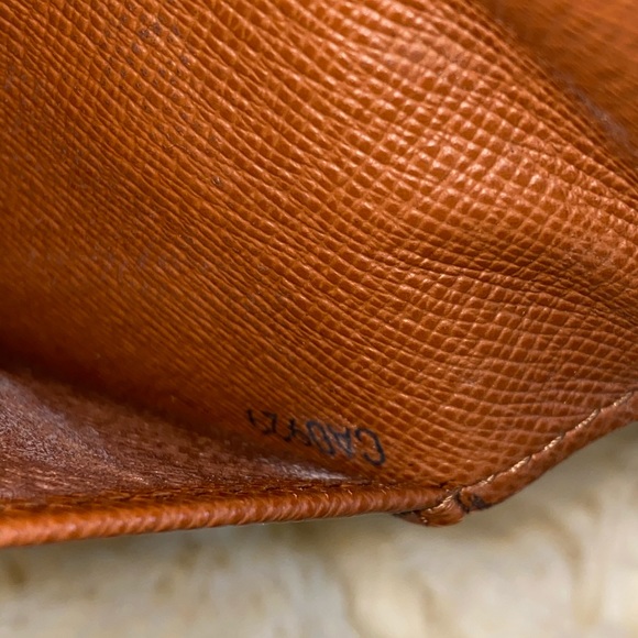 Louis Vuitton wallet large size - Picture 12 of 12